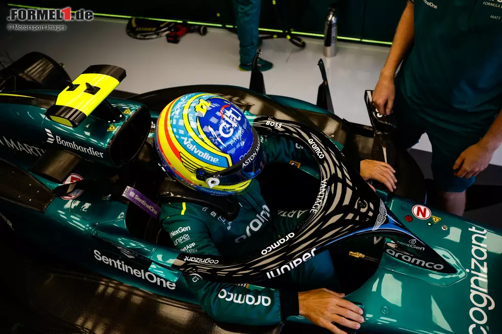 Foto zur News: Fernando Alonso (Aston Martin)