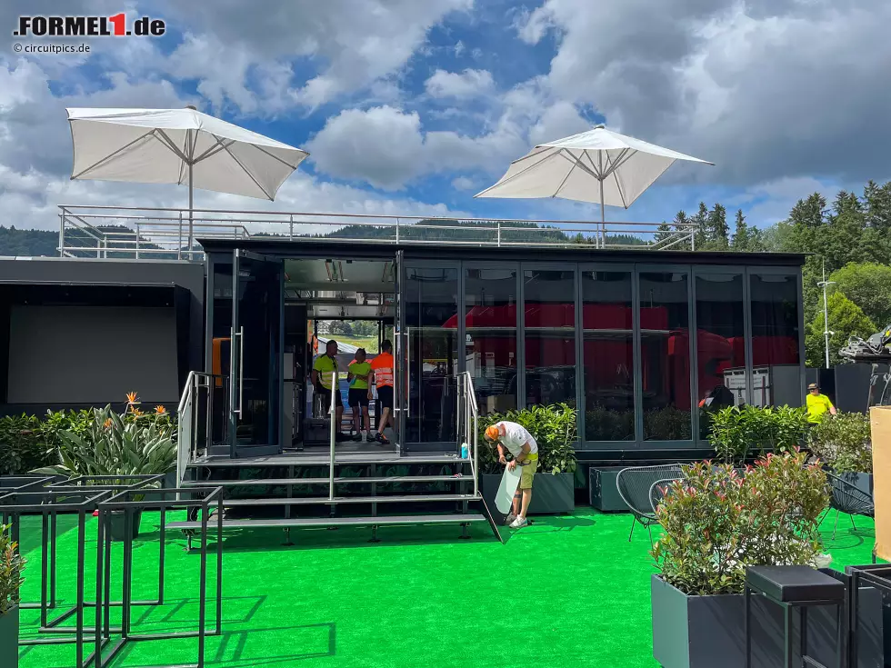 Foto zur News: McLarens Ersatz-Hospitality