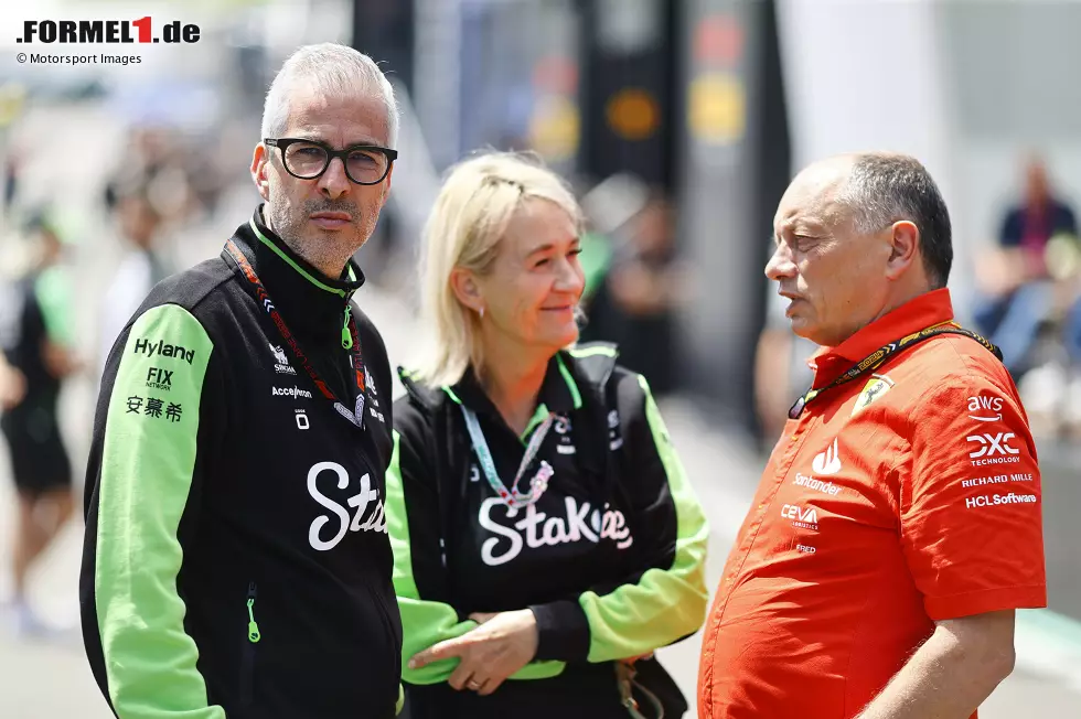 Foto zur News: Alessandro Alunni Bravi (Sauber) mit Frederic Vasseur (Ferrari)