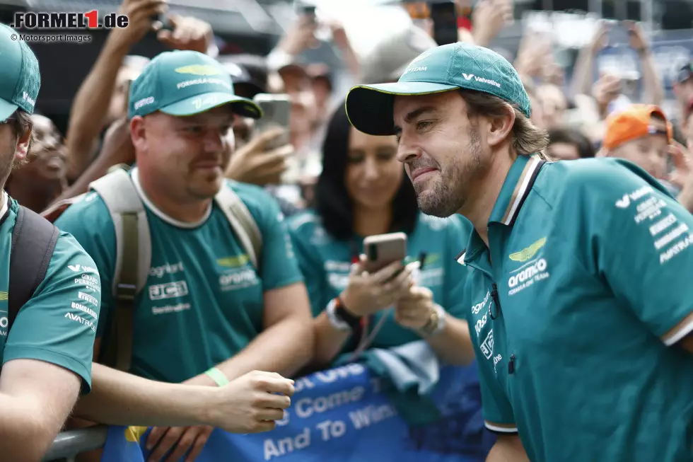 Foto zur News: Fernando Alonso (Aston Martin)