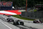 Foto zur News: Lewis Hamilton (Mercedes), Nico Hülkenberg (Haas) und Pierre Gasly (Alpine)