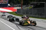 Foto zur News: Oscar Piastri (McLaren), Lewis Hamilton (Mercedes), Nico Hülkenberg (Haas) und Pierre Gasly (Alpine)