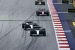 Foto zur News: George Russell (Mercedes), Lewis Hamilton (Mercedes) und Carlos Sainz (Ferrari)