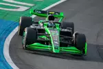 Foto zur News: Guanyu Zhou (Sauber)