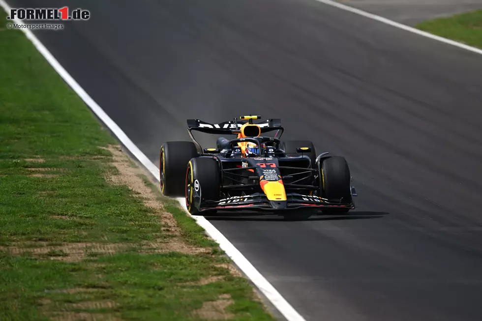 Foto zur News: Sergio Perez (Red Bull)