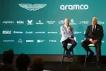 Foto zur News: Adrian Newey mit Lawrence Stroll (Aston Martin)