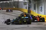 Foto zur News: Fernando Alonso (Aston Martin) und Charles Leclerc (Ferrari)