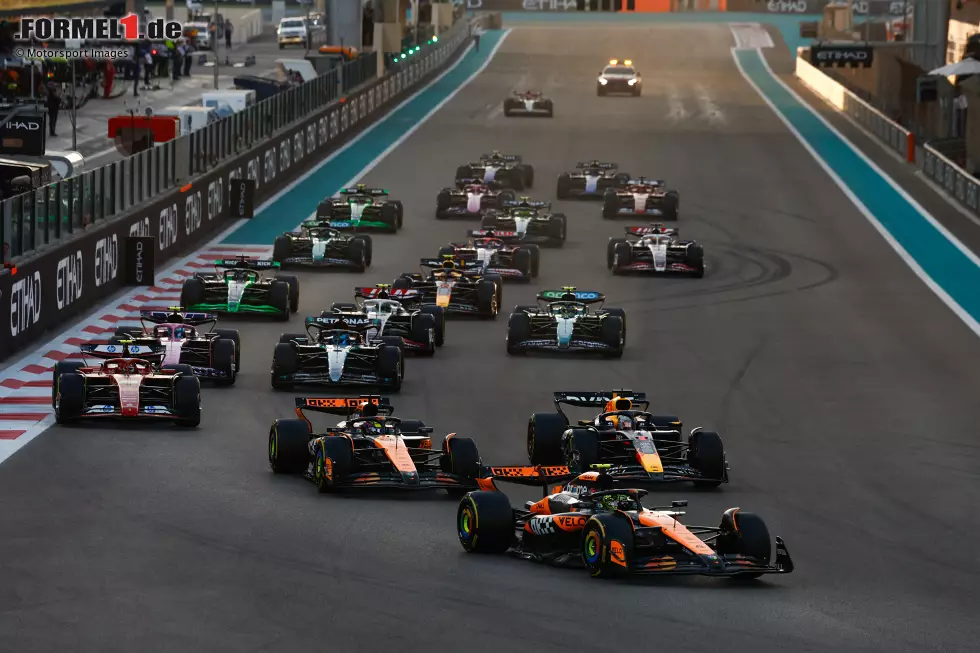 Lando Norris (McLaren), Oscar Piastri (McLaren), Max Verstappen (Red Bull), Carlos Sainz (Ferrari) und Pierre Gasly (Alpine) Foto zur News: Lando Norris (McLaren), Oscar Piastri (McLaren), Max Verstappen (Red Bull), Carlos Sainz (Ferrari) und Pierre Gasly (Alpine)