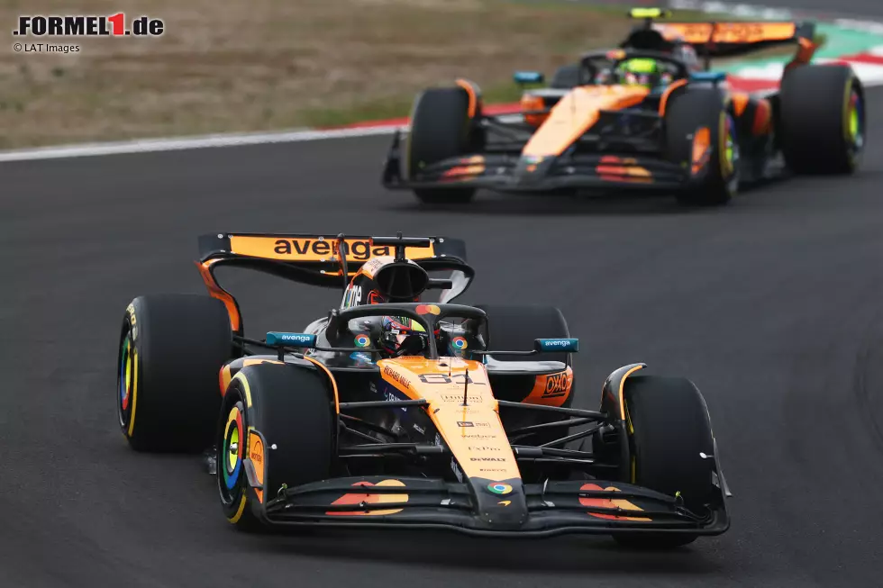 Foto zur News: Oscar Piastri (McLaren) und Lando Norris (McLaren)