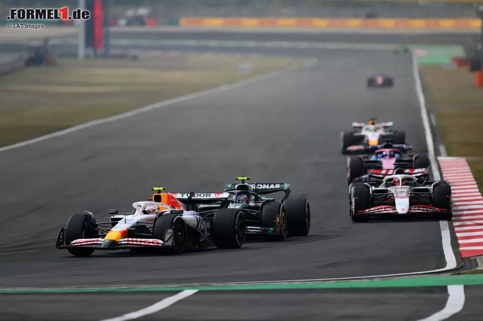 Foto zur News: Andrea Kimi Antonelli, Yuki Tsunoda (Racing Bulls) und Esteban Ocon (Haas)