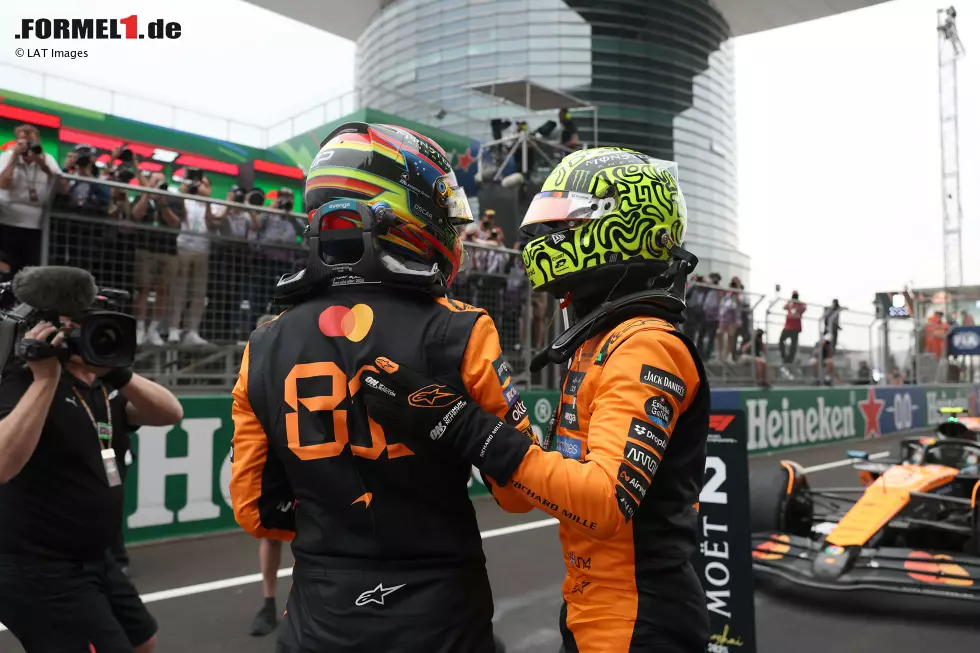 Foto zur News: Oscar Piastri (McLaren) und Lando Norris (McLaren)