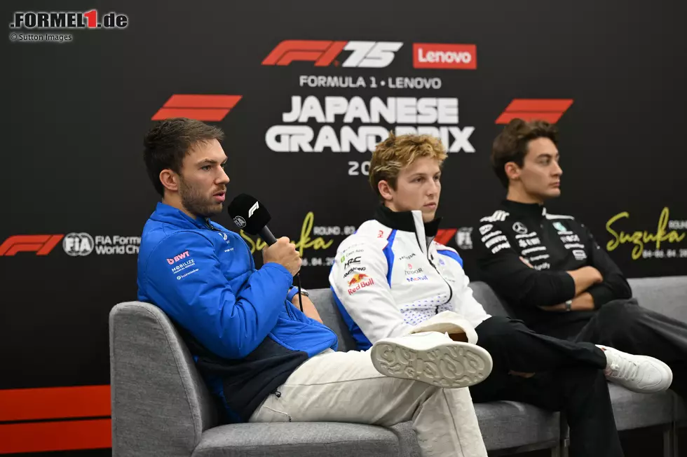 Foto zur News: Pierre Gasly (Alpine), Liam Lawson (Racing Bulls) und George Russell (Mercedes)
