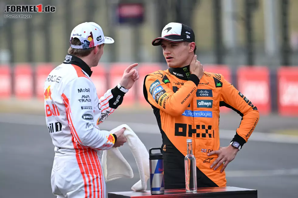 Foto zur News: Max Verstappen (Red Bull) und Lando Norris (McLaren)