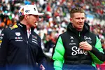 Foto zur News: Max Verstappen (Red Bull) und Nico Hülkenberg (Sauber)