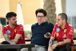 Foto zur News: Mattia Binotto (Sauber) mit Ferrari-Kollegen