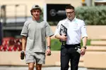 Foto zur News: Andrea Kimi Antonelli (Mercedes) mit Peter Bonnington