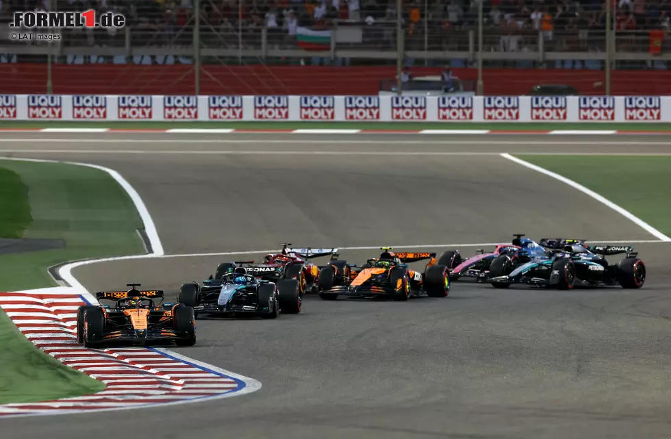 Oscar Piastri (McLaren), George Russell (Mercedes), Lando Norris (McLaren) und Charles Leclerc (Ferrari) Foto zur News: Oscar Piastri (McLaren), George Russell (Mercedes), Lando Norris (McLaren) und Charles Leclerc (Ferrari)