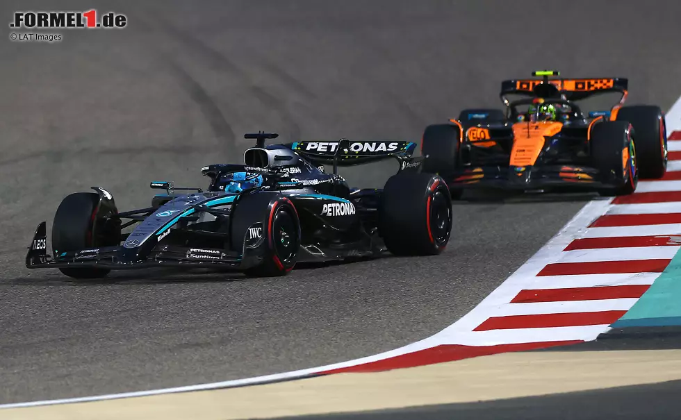 Foto zur News: George Russell (Mercedes) und Lando Norris (McLaren)