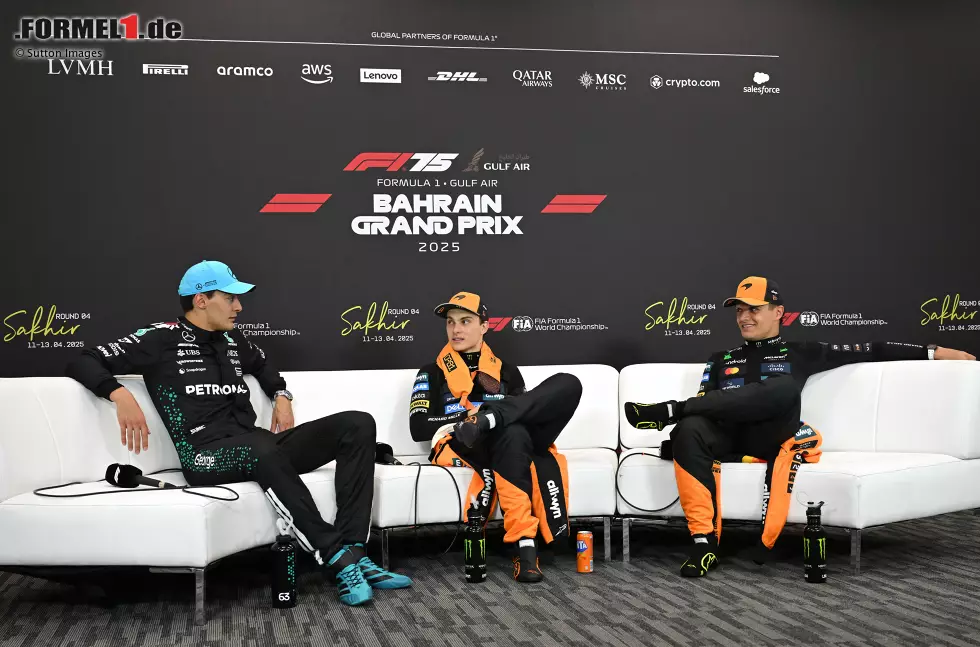 Foto zur News: Oscar Piastri (McLaren), George Russell (Mercedes) und Lando Norris (McLaren)