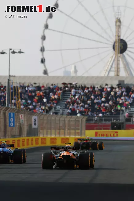 Foto zur News: Carlos Sainz (Williams) und Lando Norris (McLaren)