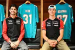 Foto zur News: Esteban Ocon (Haas) und Oliver Bearman (Haas)
