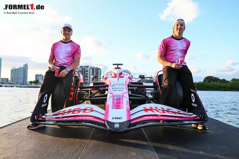 Foto zur News: Isack Hadjar (Racing Bulls) und Liam Lawson (Racing Bulls)