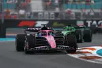 Foto zur News: Pierre Gasly (Alpine) und Nico Hülkenberg (Sauber)