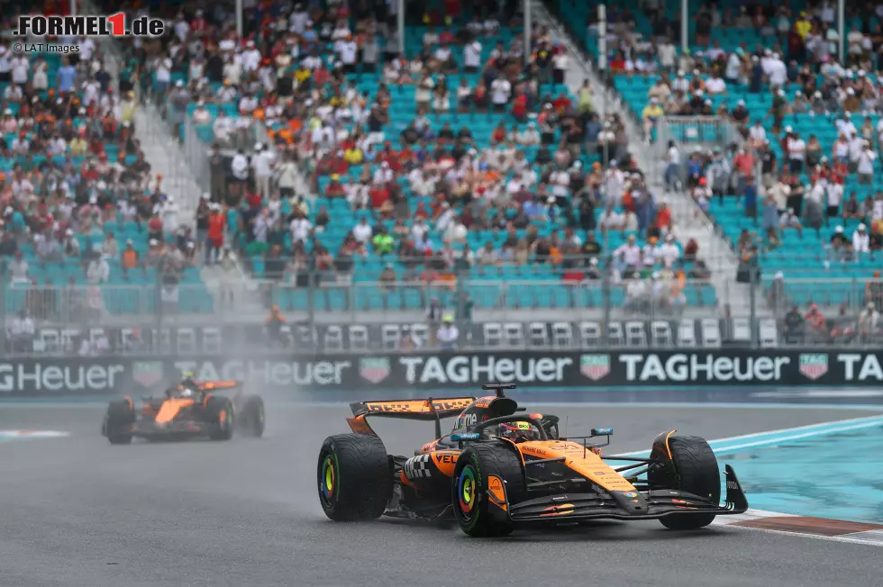 Foto zur News: Oscar Piastri (McLaren) und Lando Norris (McLaren)
