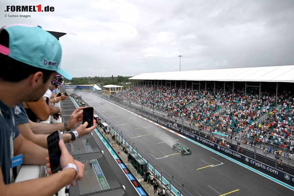 Foto zur News: Fernando Alonso (Aston Martin)