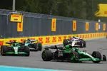 Foto zur News: Gabriel Bortoleto (Sauber), Nico Hülkenberg (Sauber) und Lance Stroll (Aston Martin)