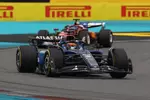 Foto zur News: Alexander Albon (Williams) und Charles Leclerc (Ferrari)