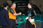 Foto zur News: Zak Brown und Oscar Piastri (McLaren)
