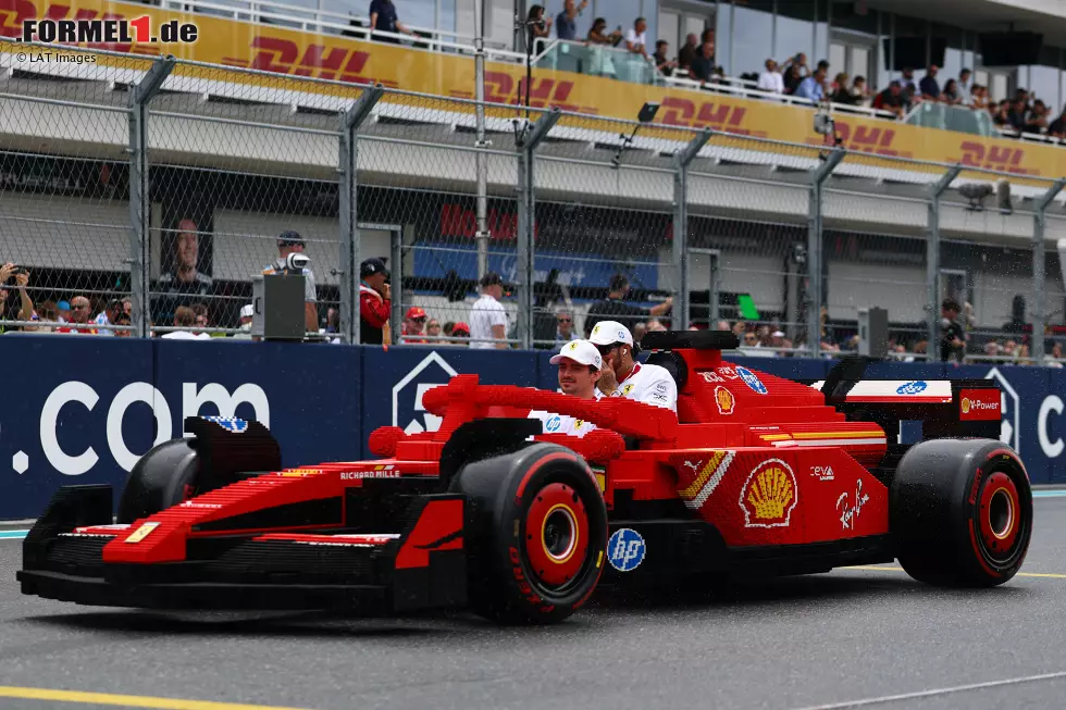 Foto zur News: Charles Leclerc (Ferrari) und Lewis Hamilton (Ferrari)