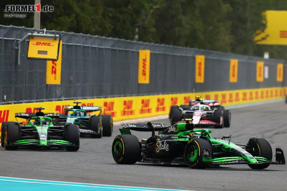 Foto zur News: Gabriel Bortoleto (Sauber), Nico Hülkenberg (Sauber) und Lance Stroll (Aston Martin)