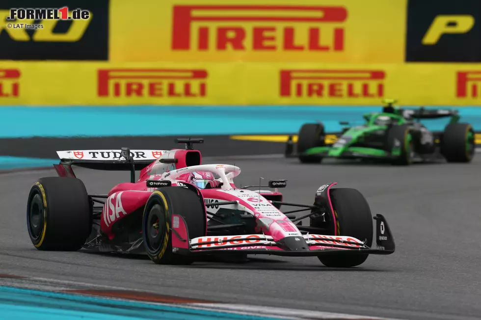 Foto zur News: Isack Hadjar (Racing Bulls) und Gabriel Bortoleto (Sauber)