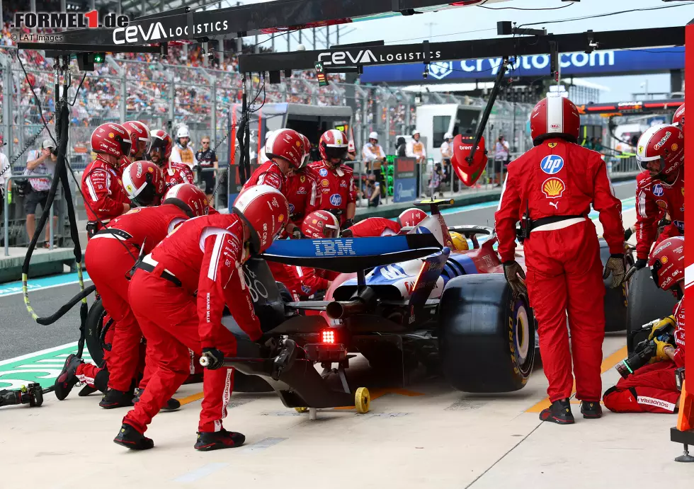 Foto zur News: Lewis Hamilton (Ferrari)