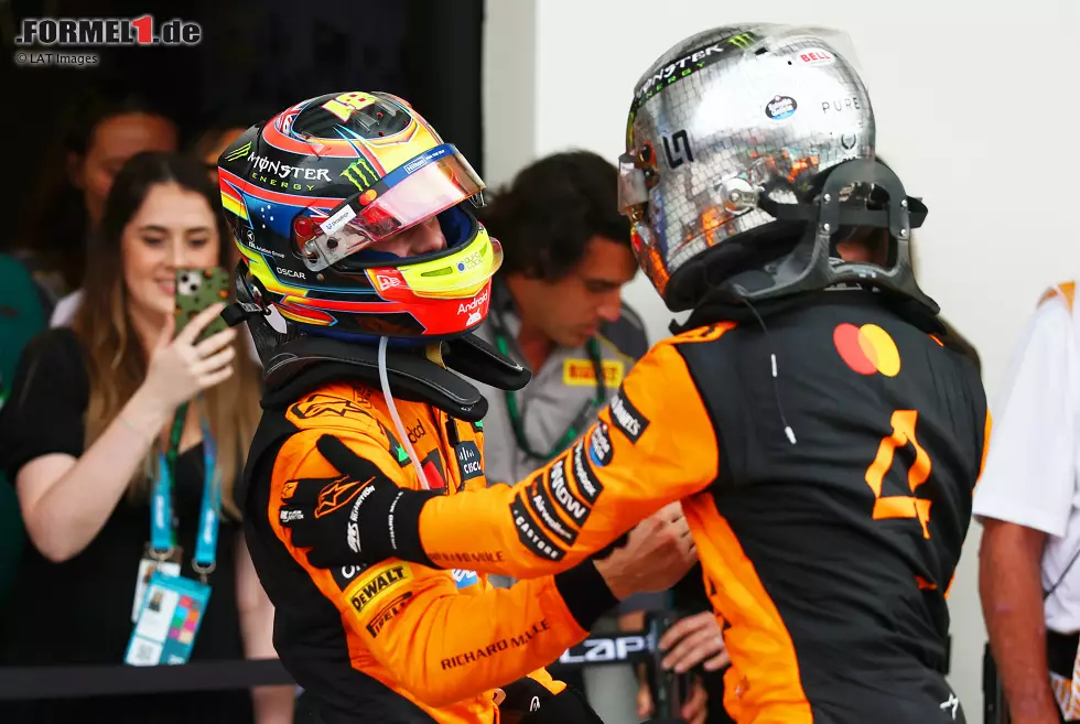 Foto zur News: Oscar Piastri (McLaren) und Lando Norris (McLaren)