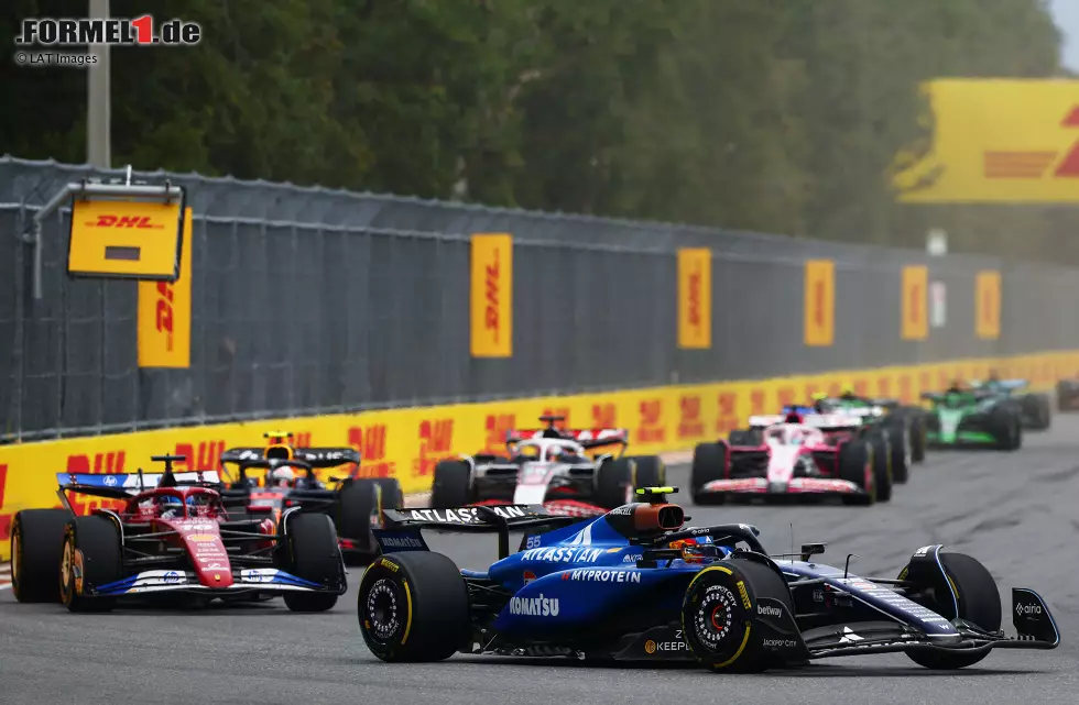 Foto zur News: Carlos Sainz (Williams), Charles Leclerc (Ferrari) und Yuki Tsunoda (Red Bull)