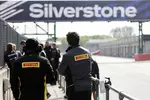 Foto zur News: Pirelli-Ingenieure