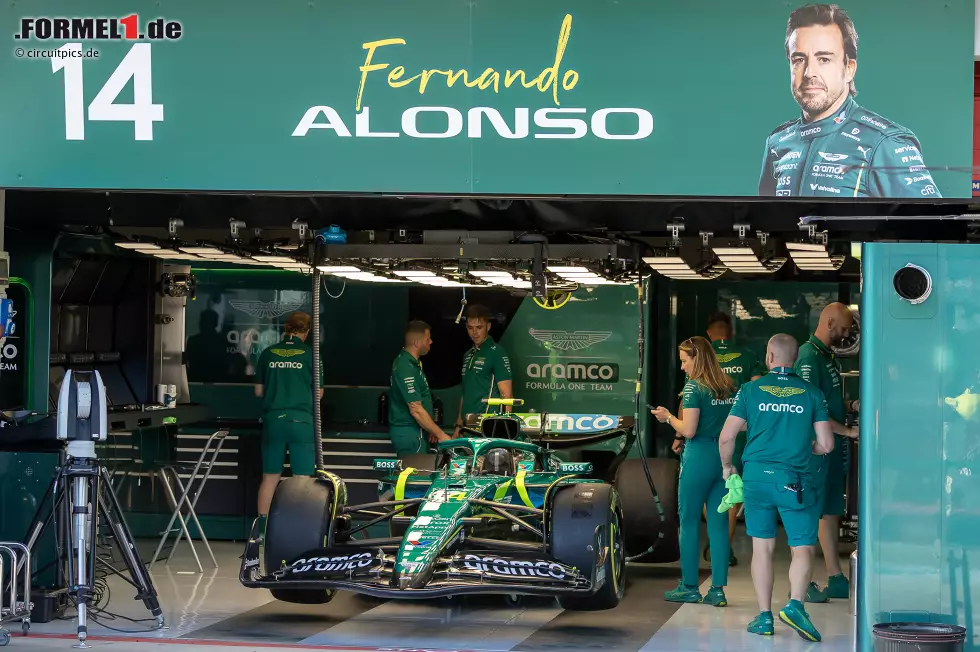 Foto zur News: Fernando Alonso (Aston Martin)