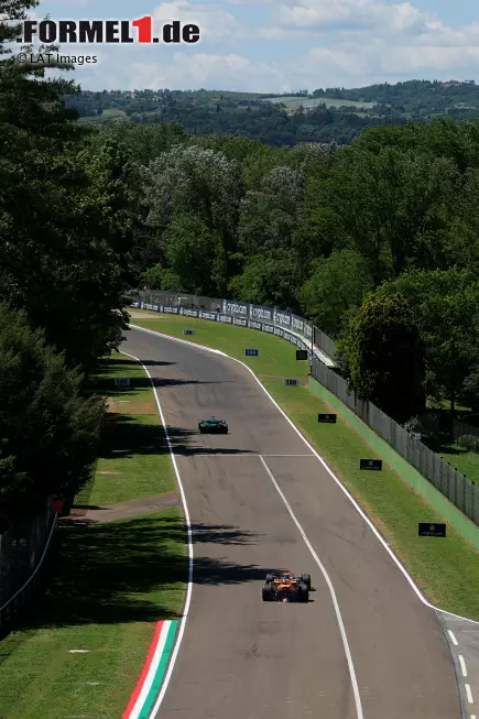 Foto zur News: Lance Stroll (Aston Martin) und Oscar Piastri (McLaren)