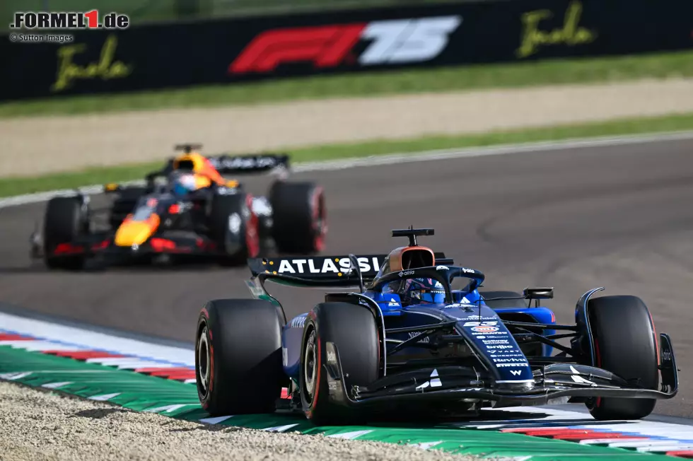 Foto zur News: Alexander Albon (Williams) und Max Verstappen (Red Bull)