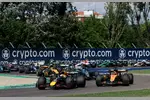 Foto zur News: Max Verstappen (Red Bull), Oscar Piastri (McLaren), George Russell (Mercedes) und Lando Norris (McLaren)