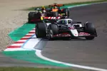Foto zur News: Oliver Bearman (Haas), Yuki Tsunoda (Red Bull) und Oscar Piastri (McLaren)