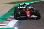 Foto zur News: Lewis Hamilton (Ferrari) und Fernando Alonso (Aston Martin)