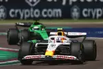 Foto zur News: Liam Lawson (Racing Bulls) und Nico Hülkenberg (Sauber)