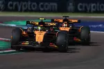 Foto zur News: Lando Norris (McLaren) und Oscar Piastri (McLaren)