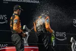 Foto zur News: Lando Norris (McLaren) und Oscar Piastri (McLaren)