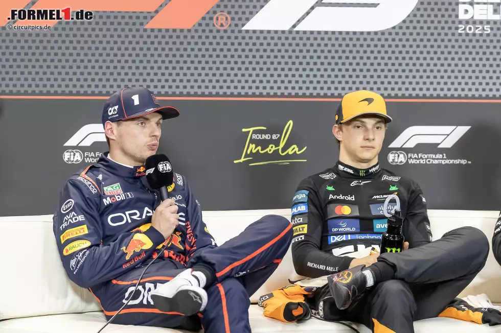 Foto zur News: Max Verstappen (Red Bull) und Oscar Piastri (McLaren)