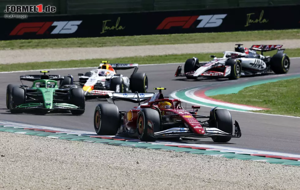 Foto zur News: Lewis Hamilton (Ferrari) und Gabriel Bortoleto (Sauber)